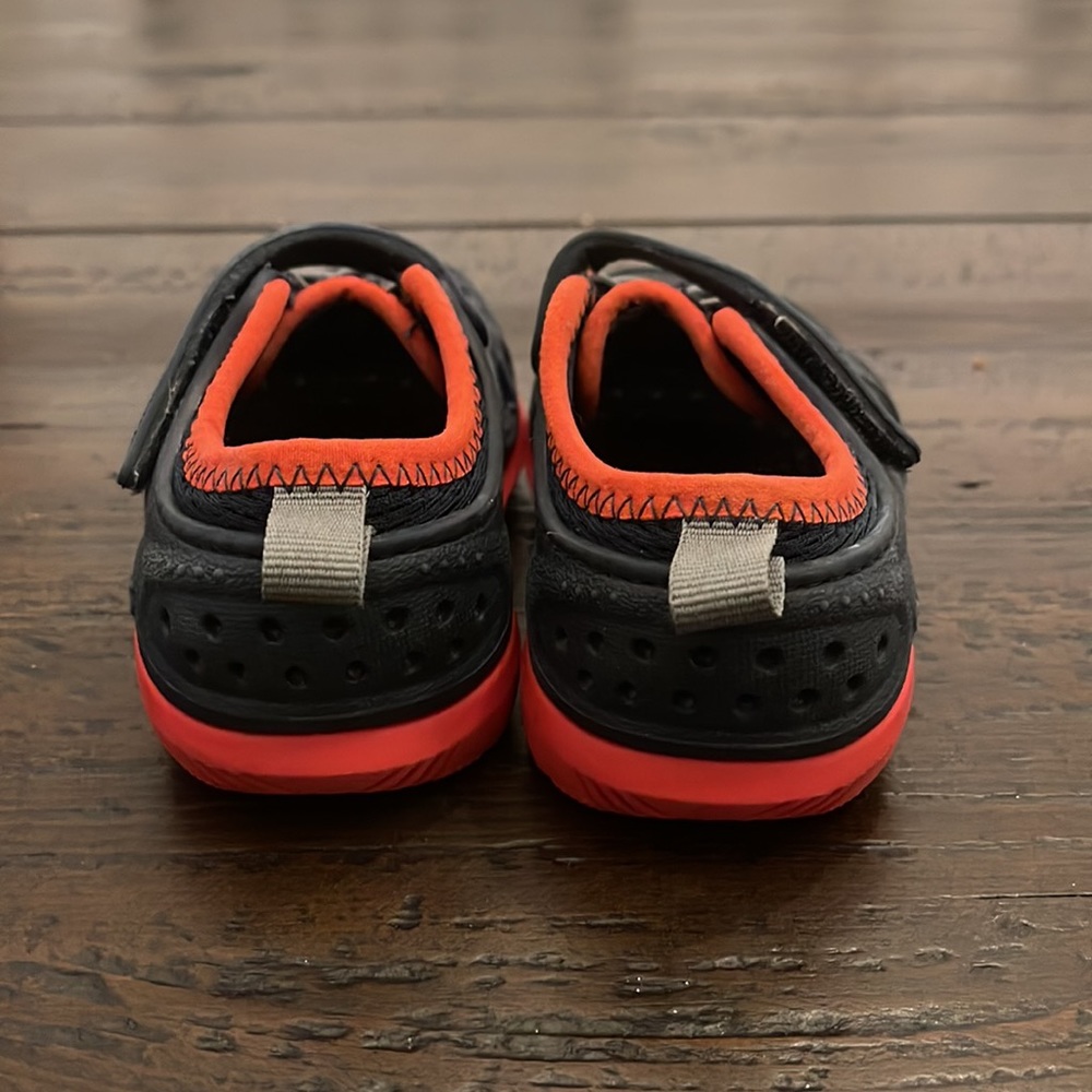 Toddler Crocs - Picture 2 of 4
